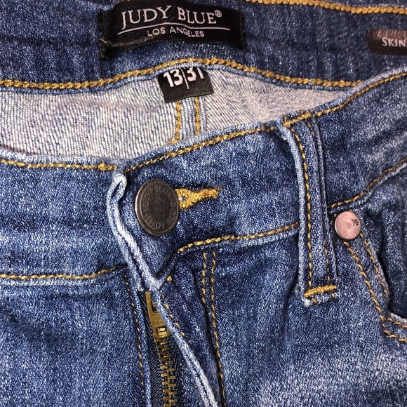 Judy Blue distressed jeans size 13/31 - Picture 3 of 10